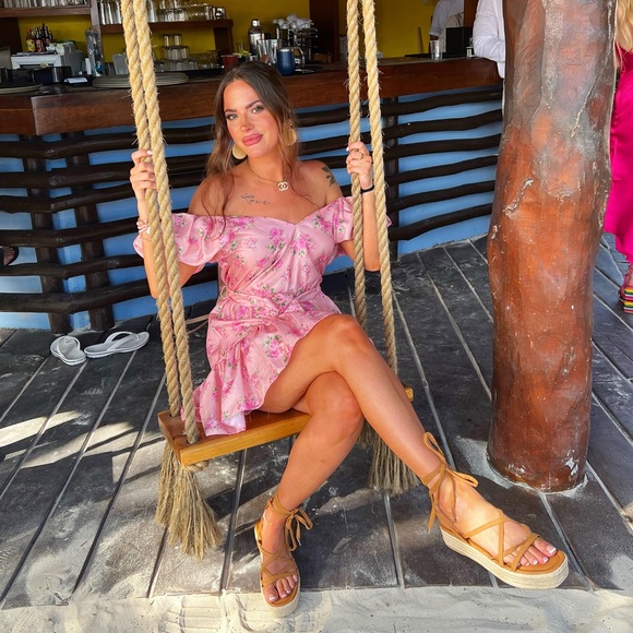 Meet your Posher, Janelle - Picture 1 of 1